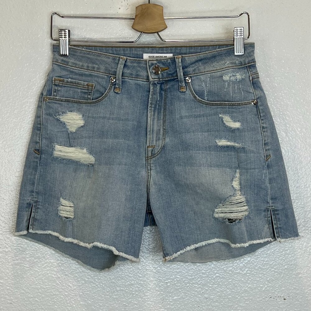 GOOD‎ AMERICAN Light Wash Distressed Denim Shorts Size 2/26